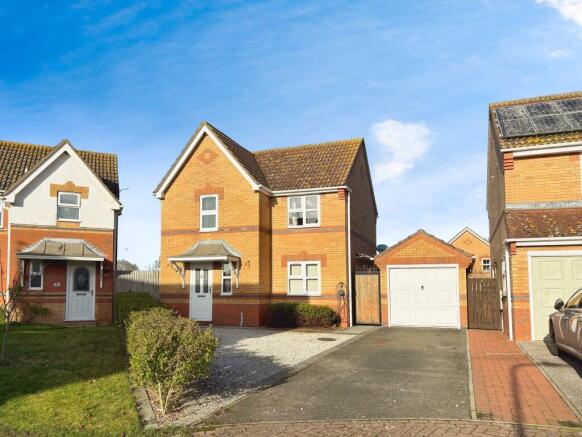 3-bed detached on Mitchell Close, Skellingthorpe, LN6, £270,000