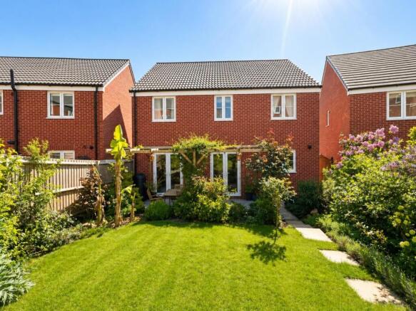 70 Chamberlyne Cresent - Garden.jpg