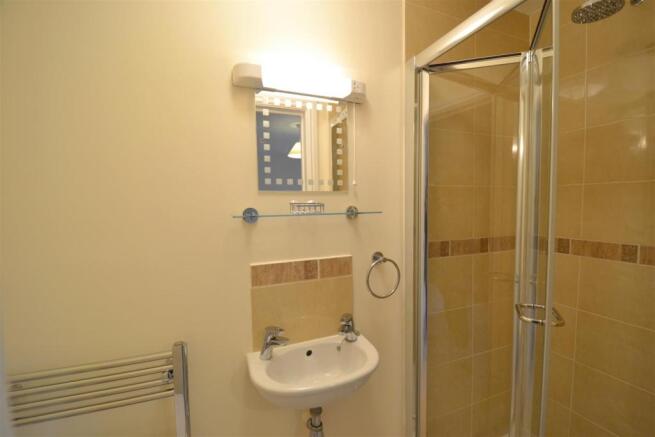 ensuite shower room.jpg