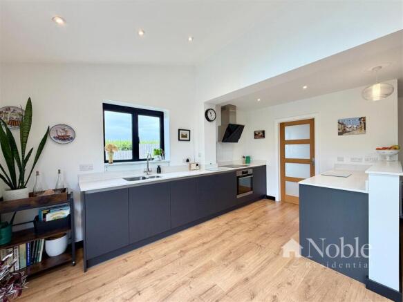 Open Plan Living/Kitchen/Dining Area