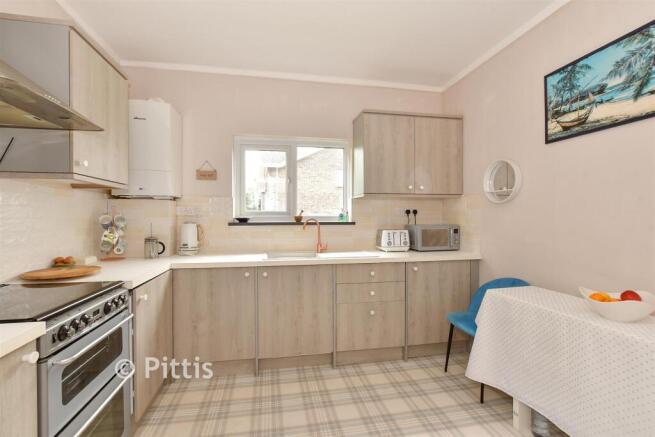 Kitchen/ Dining Room