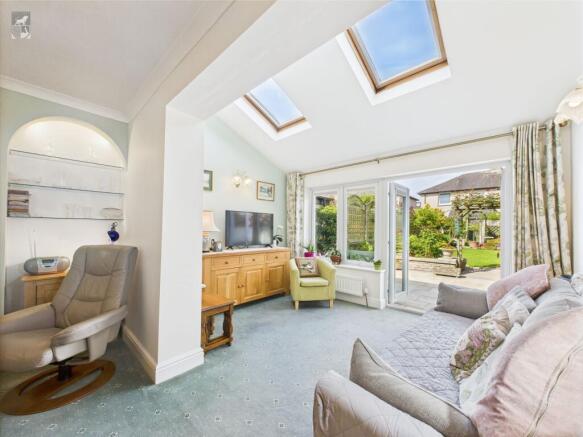 Open plan kitchen/dining/lounge