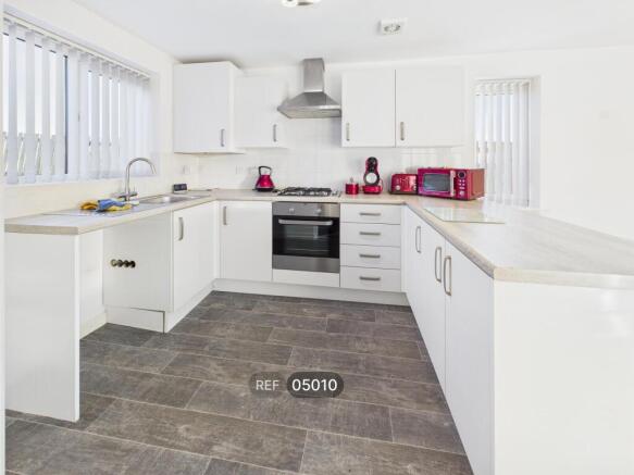Kitchen / Dining room