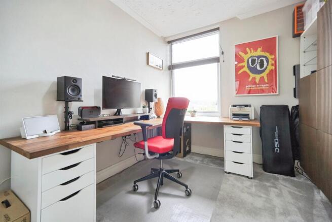 4 bed Terraced for sale Image 8