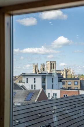 3 bed Apartment for sale Image 11