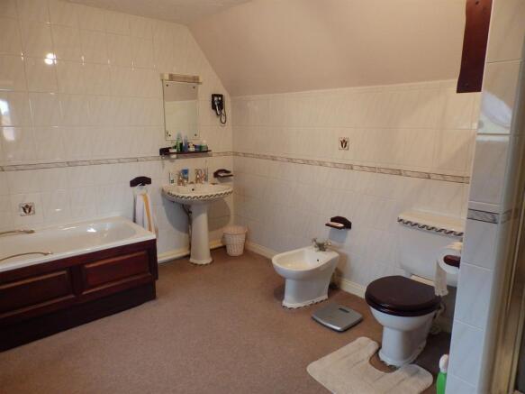 En suite bath  & shower room