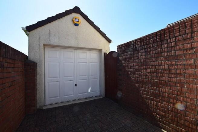 Detached Garage