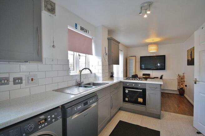 Kitchen/Dining...