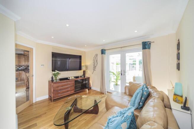 Snug/Dining Room