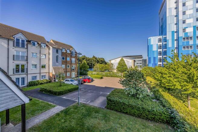 Flat 12, Chapter House, Tudor Crescent, Cosham-Sma
