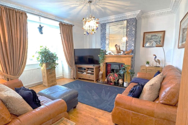 4 bed Semi-Detached for sale Image 7