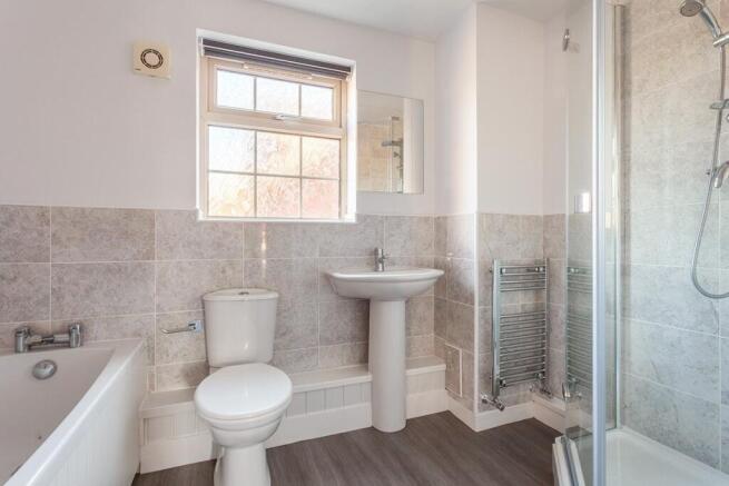 2 bed Apartment to rent Image 6