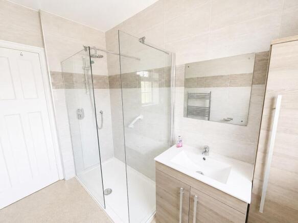 3 bed Semi-Detached for sale Image 9