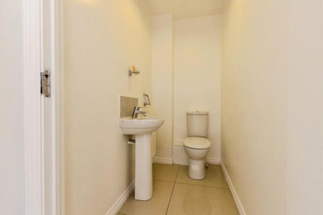 3 bed Semi-Detached for sale Image 9