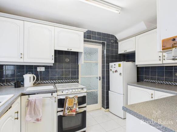 4 bed Semi-Detached for sale Image 6