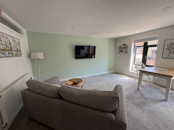 1 bed Apartment to rent Image 8