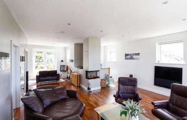 Spacious Lounge with Incredible views