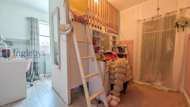 3 bed Semi-Detached for sale Image 11