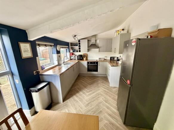 Bramleys Estate Agents - Flash Lane - Mirfield (15