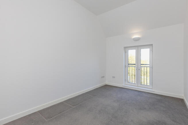 4 bed Link Detached House for sale Image 10