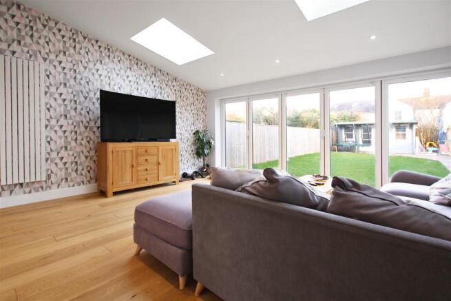 Kitchen/Diner & Family Room