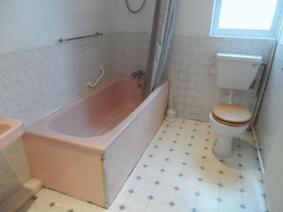 Bathroom - Bath/WC