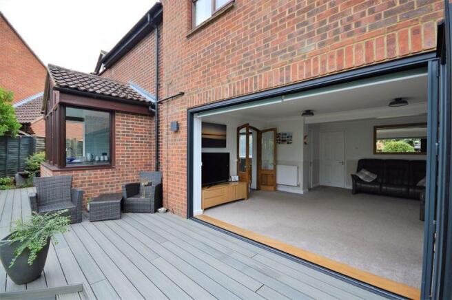 Open bi-folds