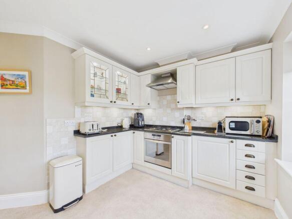 2 bed Apartment for sale Image 5