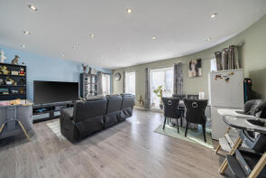 Flat 4, 107 West Court, West Drayton Road, Uxbridge UB8 3LE