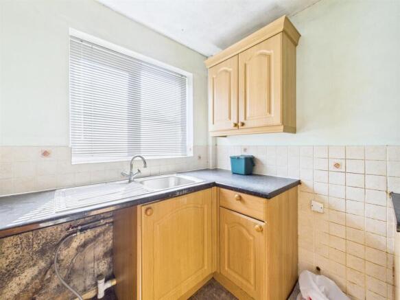5 - 1 bedroom mid terrace.jpg