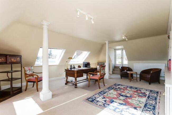 8283274-interior30.jpg
