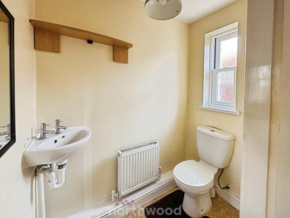 3 bed Terraced to rent Image 4