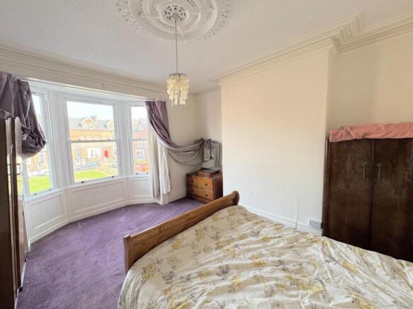 BEDROOM (FRONT)