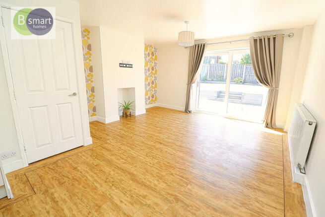 3 bed Town House for sale Image 4