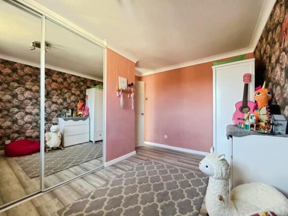 3 bed Semi-Detached for sale Image 10