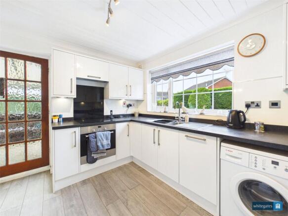 4 bed Detached for sale Image 8