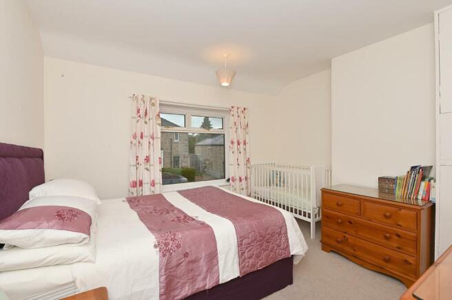 FRONT DOUBLE BEDROOM