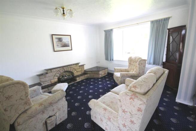 Lounge / Dining Room