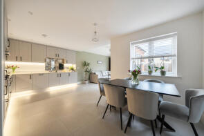 4, Ashanti Way, Blunsdon, Swindon SN26 7BU