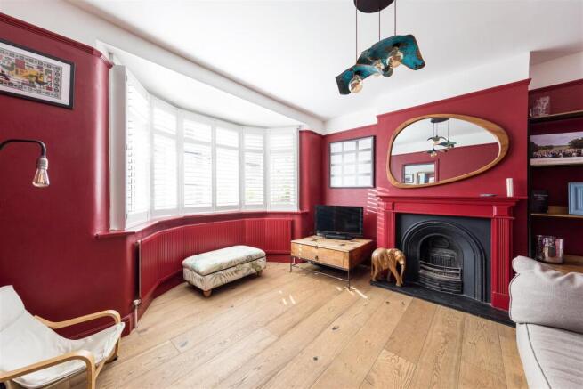 Warboys Crescent, E4