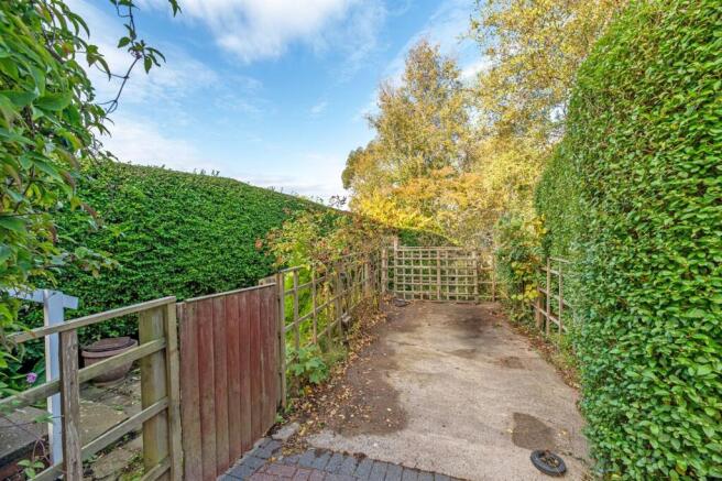 Townfield Lane, Frodsham, WA6 photo 2