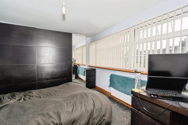 4 bed Semi-Detached for sale Image 10