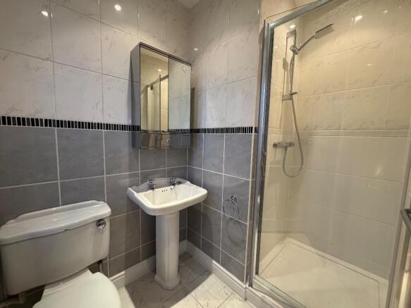 EN SUITE