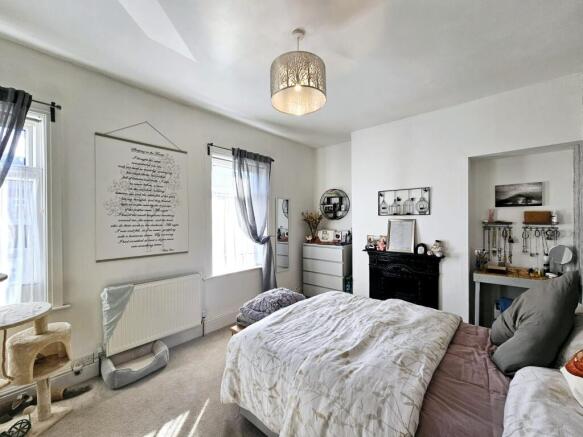 3 bed Terraced for sale Image 8