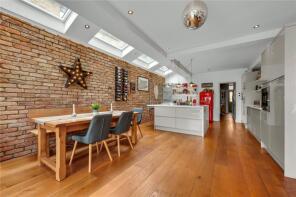 45, Kings Road, Walton-on-thames KT12 2RB