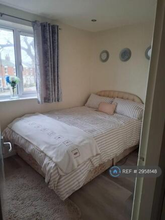 2 bed Semi-Detached to rent Image 12