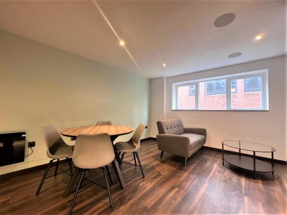 1 bed Apartment to rent Image 5