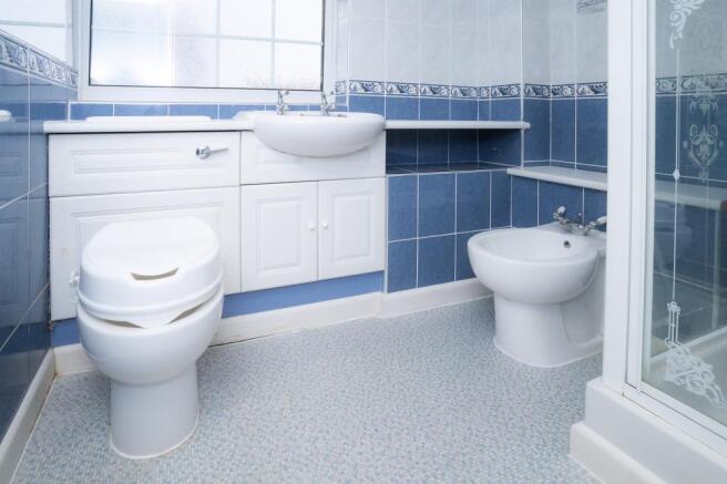 First Floor Shower R
