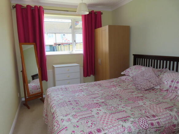 2 bed Semi-Detached Bungalow for sale Image 10