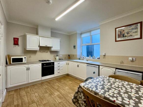 1 bed Ground Flat for sale Image 4